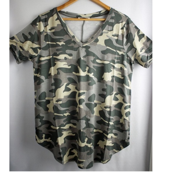 New with Tags Cute Green Camo tunic top - Picture 2 of 3